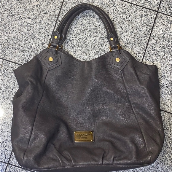 Marc By Marc Jacobs Handbags - Marc by Marc Jacob’s gray handbag w/ gold hardware